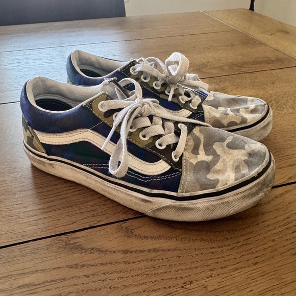 Boys Size 3 Vans Low top - Picture 1 of 1